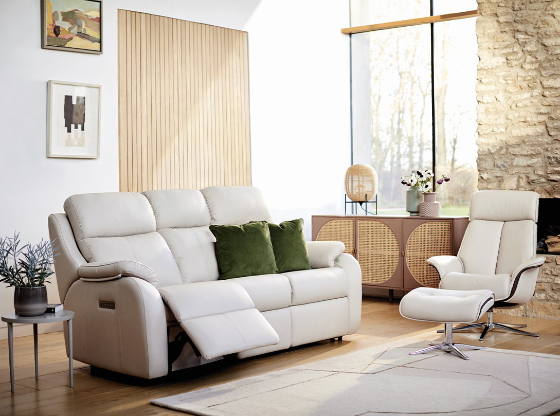 The Definitive Buying Guide to Recliner Sofas and Recliner Chairs in the UK